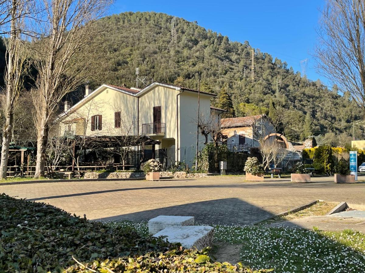 Rifugio Della Cascata Villa Collestatte ภายนอก รูปภาพ