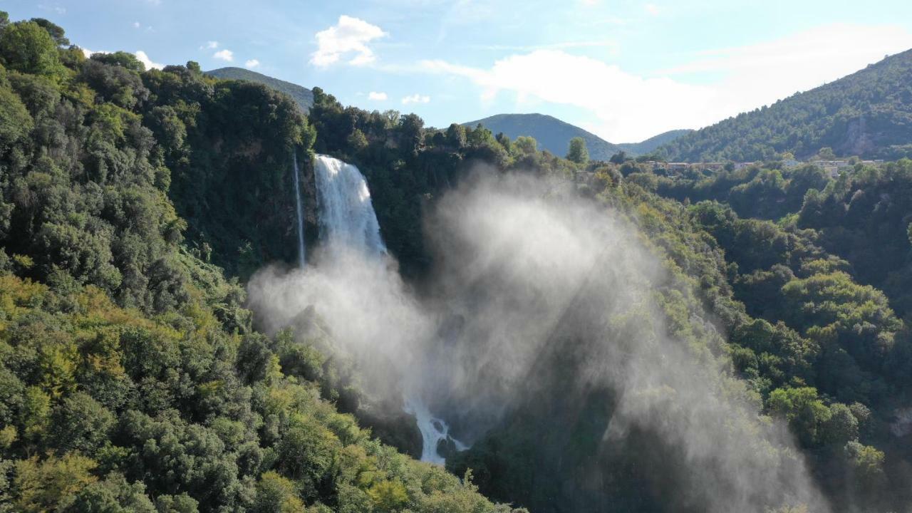Rifugio Della Cascata Villa Collestatte ภายนอก รูปภาพ